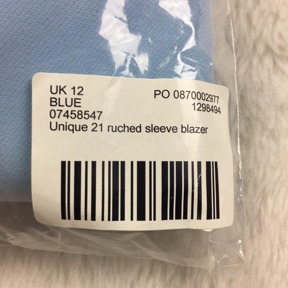 Blogger favorite ASOS ruched sleeve blazer - Picture 10 of 12